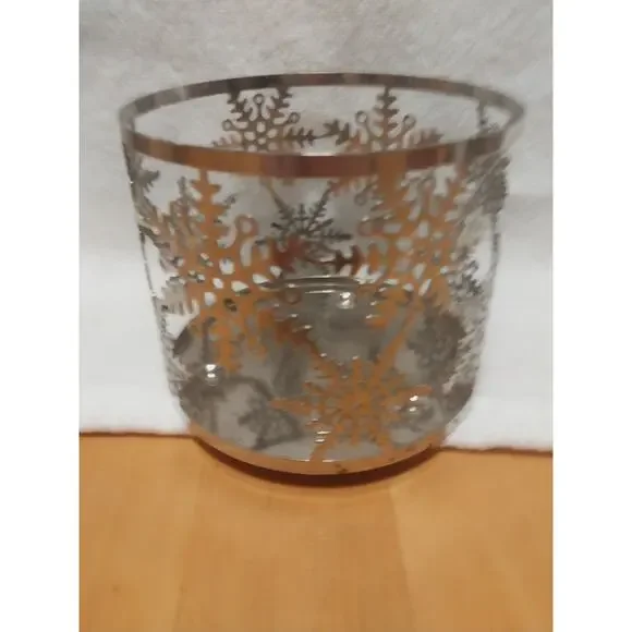 Metal Snowflake Candle Holder Silver Holiday Decorative - Picture 2 of 2